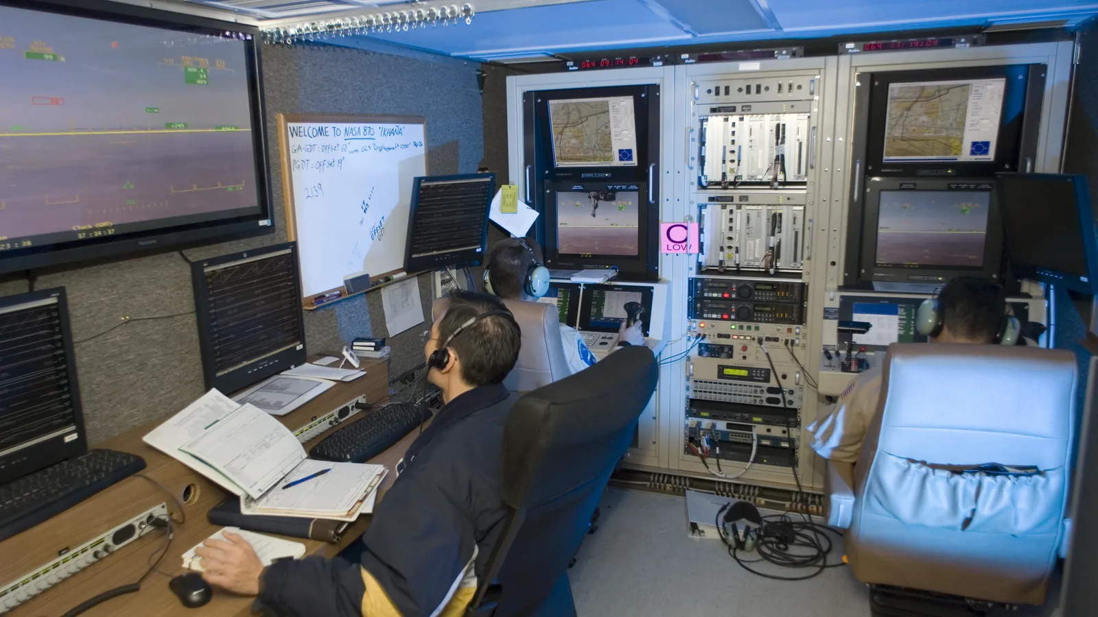 Uav ground control station monitoring remote video